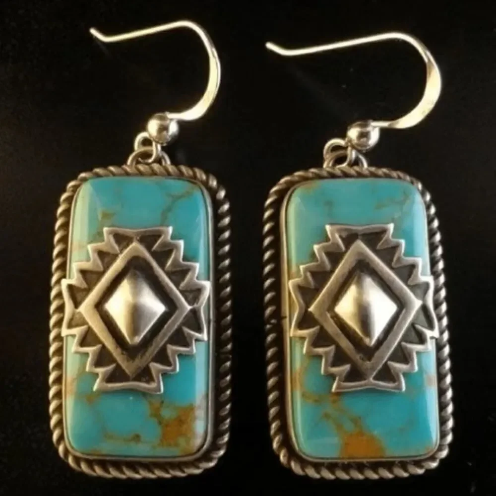 N/A ✨🆕✨gorgeous silver